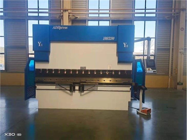 HGWADE-135T/4000 Hydraulic Bending Machine HGWADE-135T/4000 Hydraulic Bending Machine